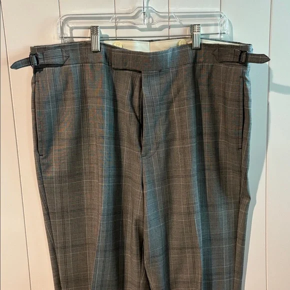 Like New Brooks Brothers regent fit 1818 suit 100% wool 44L 38W